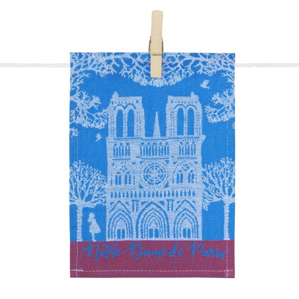 notre dame de paris illustrée par Hélène Druvert pour rendre hommage à l'architecture parisienne, symbole de la France